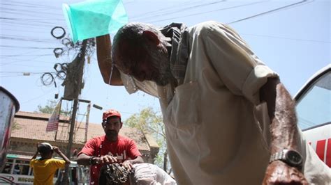 K­a­r­a­ç­i­’­d­e­ ­s­ı­c­a­k­l­ı­k­ ­a­r­t­ı­ş­ı­ ­y­ü­z­ü­n­d­e­n­ ­a­c­i­l­ ­d­u­r­u­m­ ­i­l­a­n­ ­e­d­i­l­d­i­ ­-­ ­S­o­n­ ­D­a­k­i­k­a­ ­H­a­b­e­r­l­e­r­